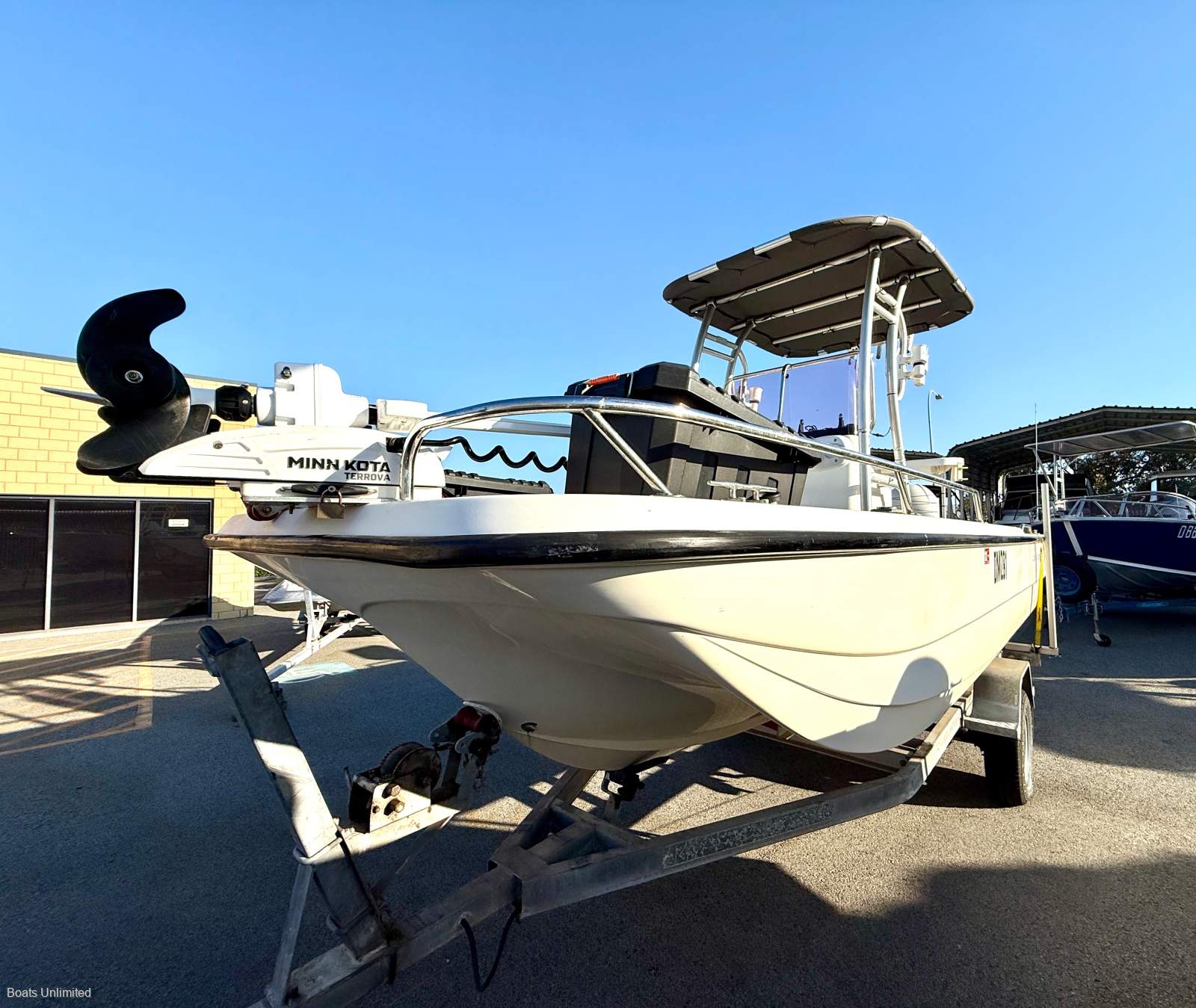 2009 OCEAN WHALER 565 OFFSHORE CENTRE CONSOLE