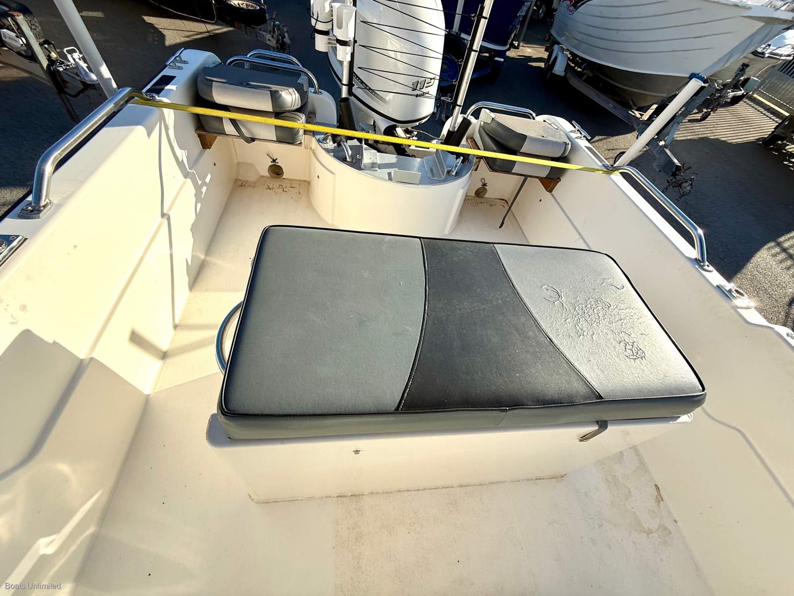 2009 OCEAN WHALER 565 OFFSHORE CENTRE CONSOLE
