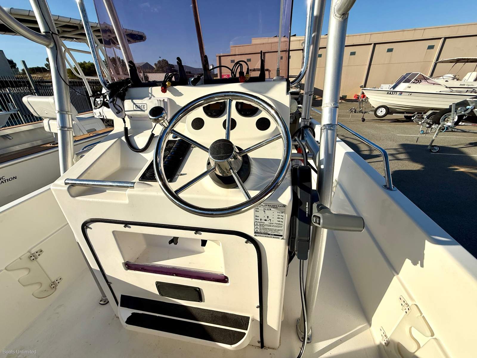 2009 OCEAN WHALER 565 OFFSHORE CENTRE CONSOLE