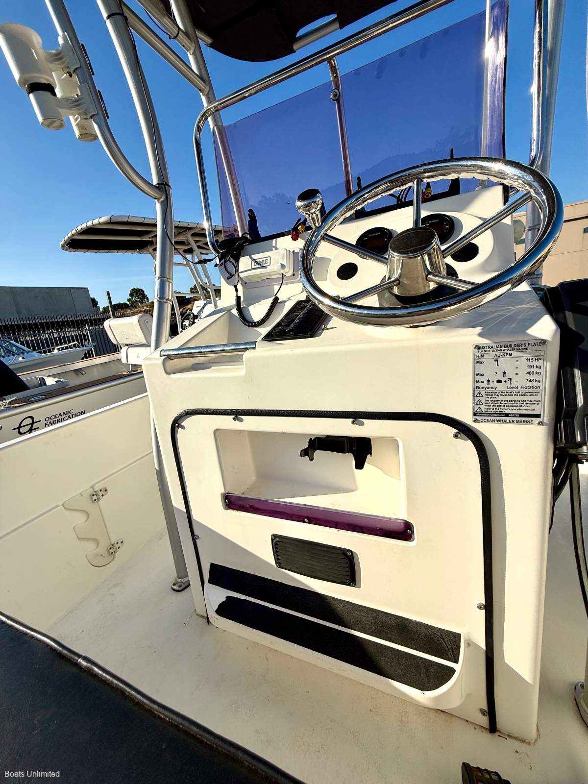 2009 OCEAN WHALER 565 OFFSHORE CENTRE CONSOLE