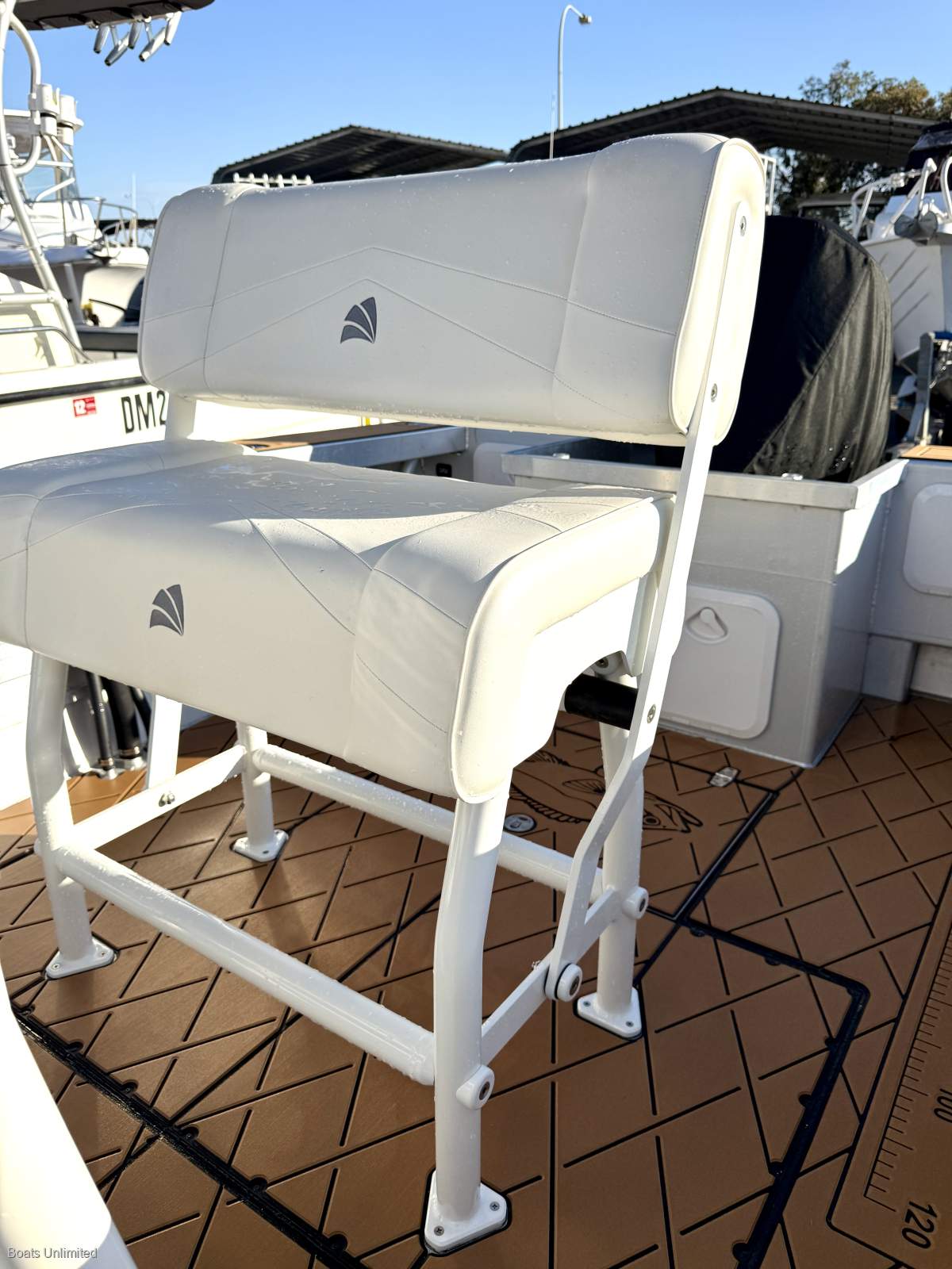 2025 OCEANIC FABRICATION 5.5M CENTRE CONSOLE
