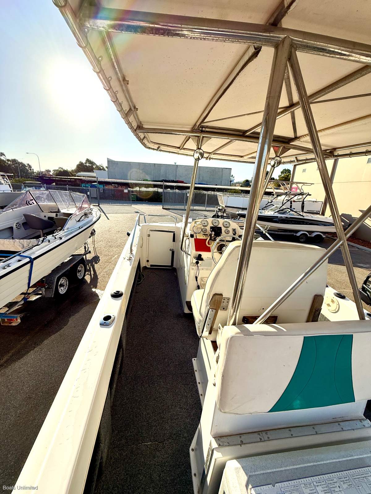 2004 SEA LYNX 600 TWIN HULL CENTRE CONSOLE
