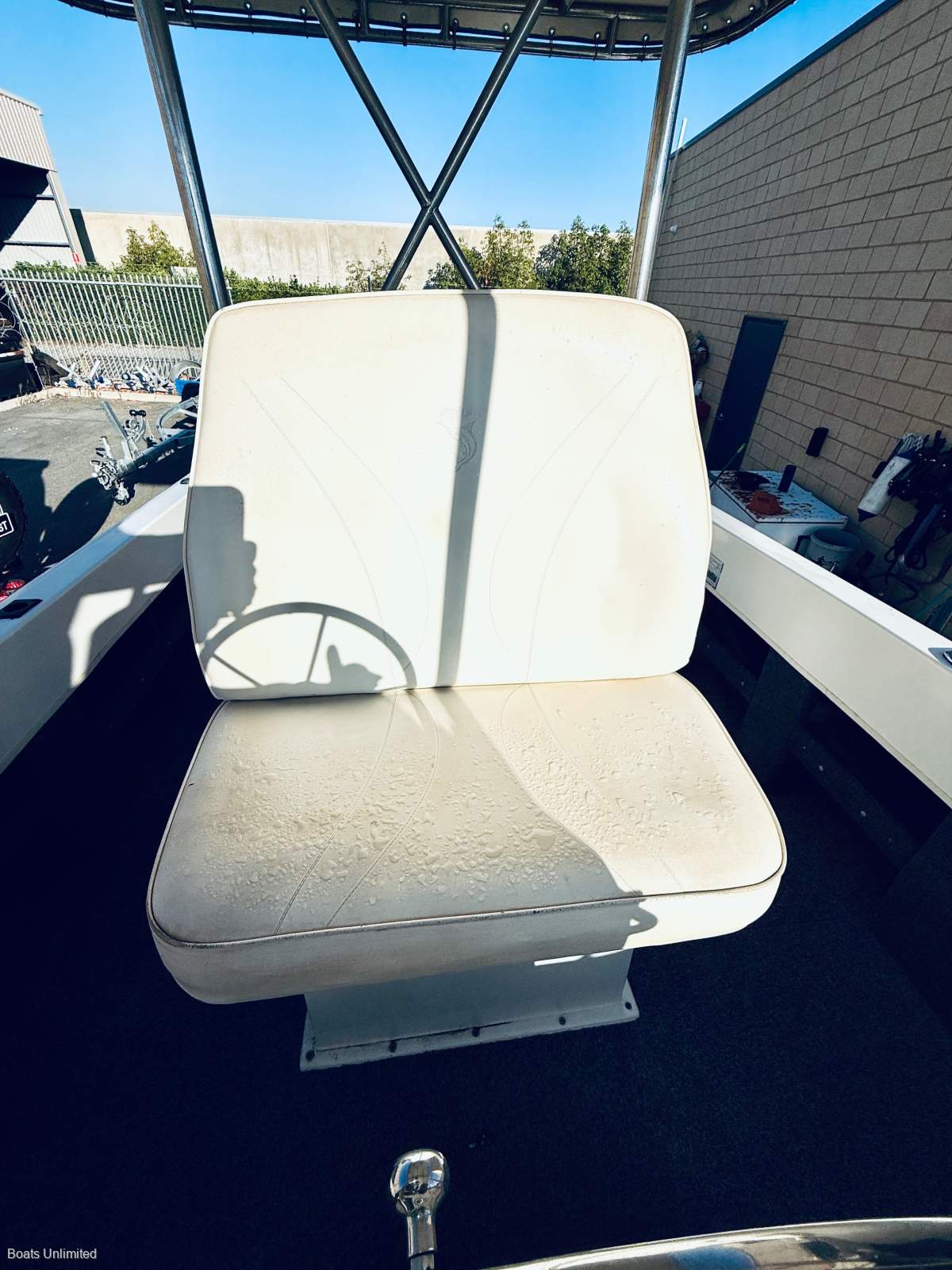 2004 SEA LYNX 600 TWIN HULL CENTRE CONSOLE