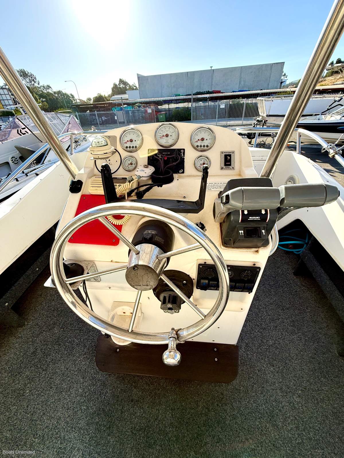 2004 SEA LYNX 600 TWIN HULL CENTRE CONSOLE
