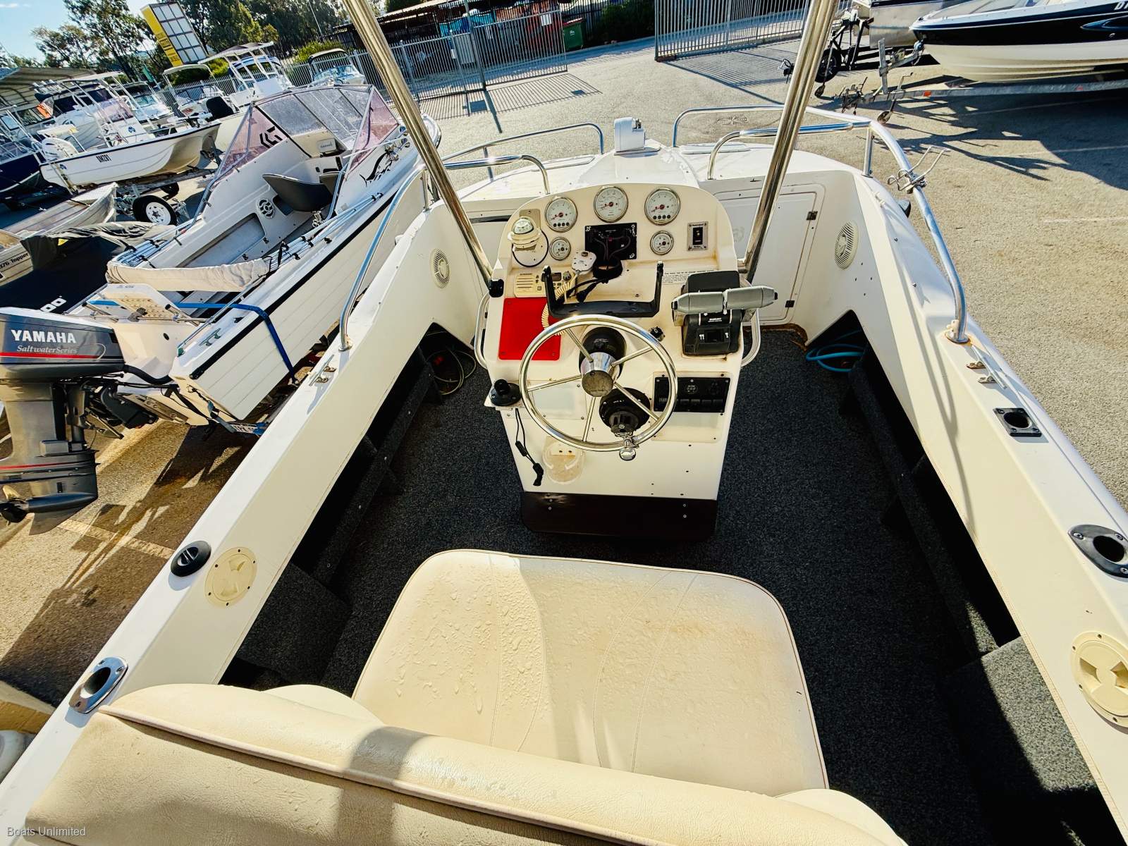 2004 SEA LYNX 600 TWIN HULL CENTRE CONSOLE