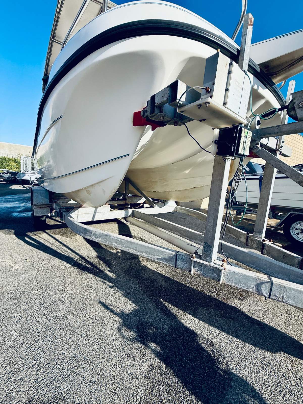 2004 SEA LYNX 600 TWIN HULL CENTRE CONSOLE