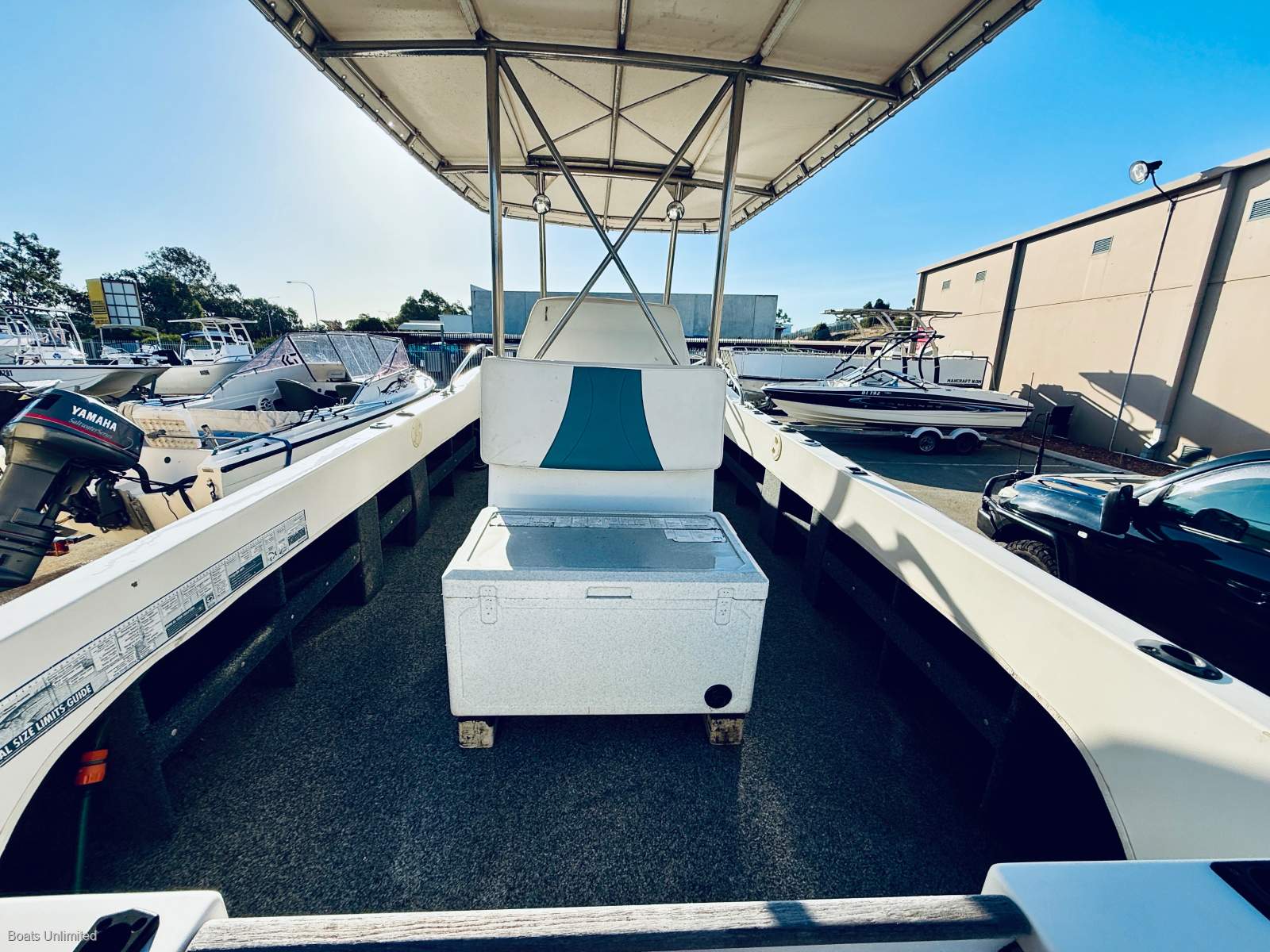 2004 SEA LYNX 600 TWIN HULL CENTRE CONSOLE