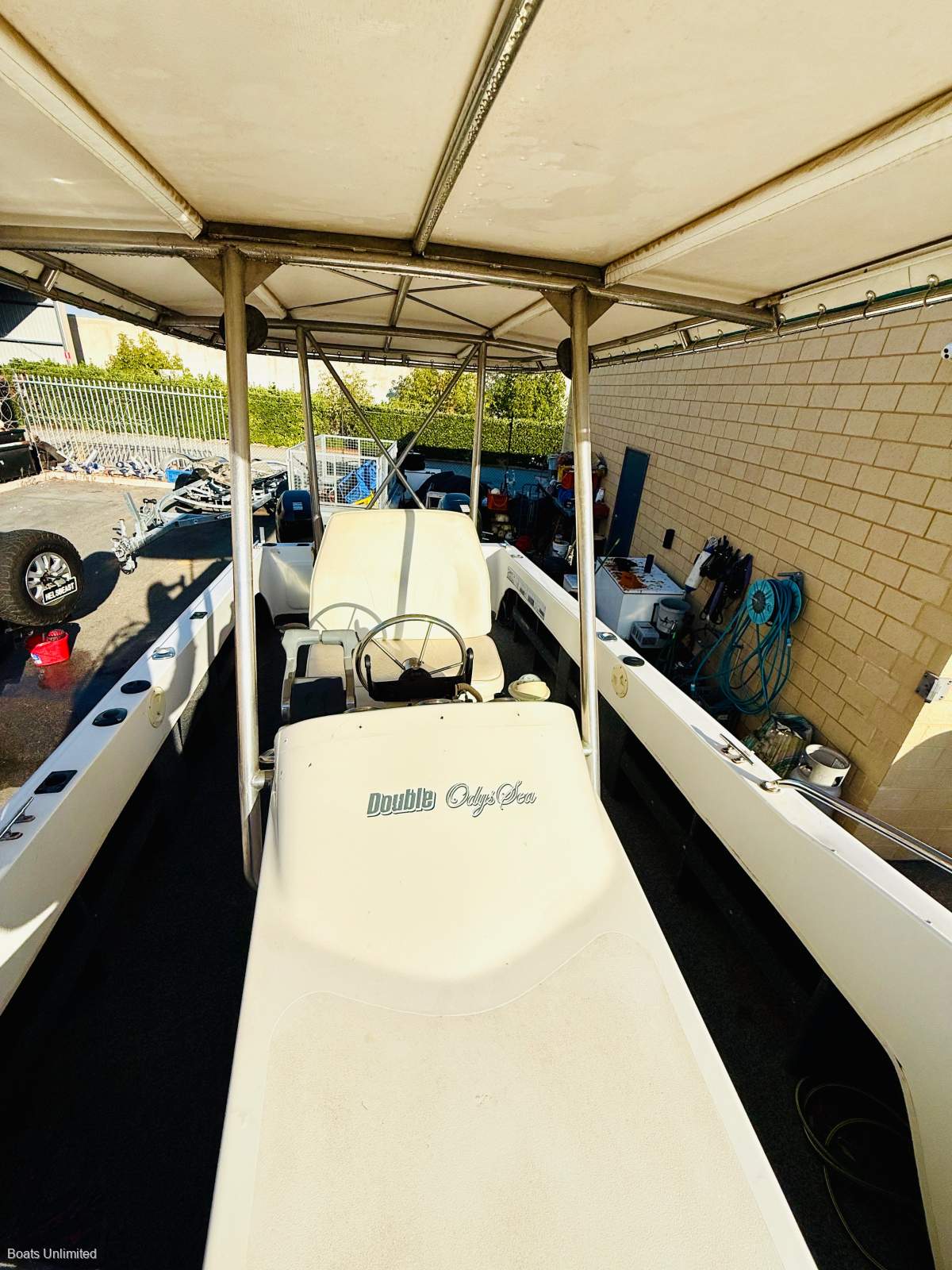 2004 SEA LYNX 600 TWIN HULL CENTRE CONSOLE