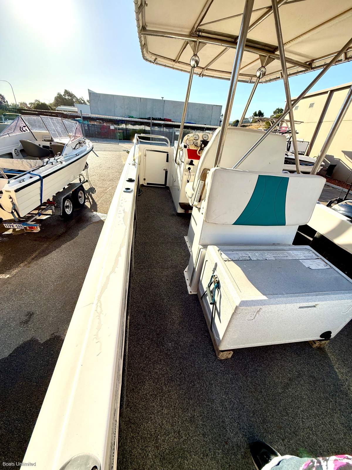 2004 SEA LYNX 600 TWIN HULL CENTRE CONSOLE