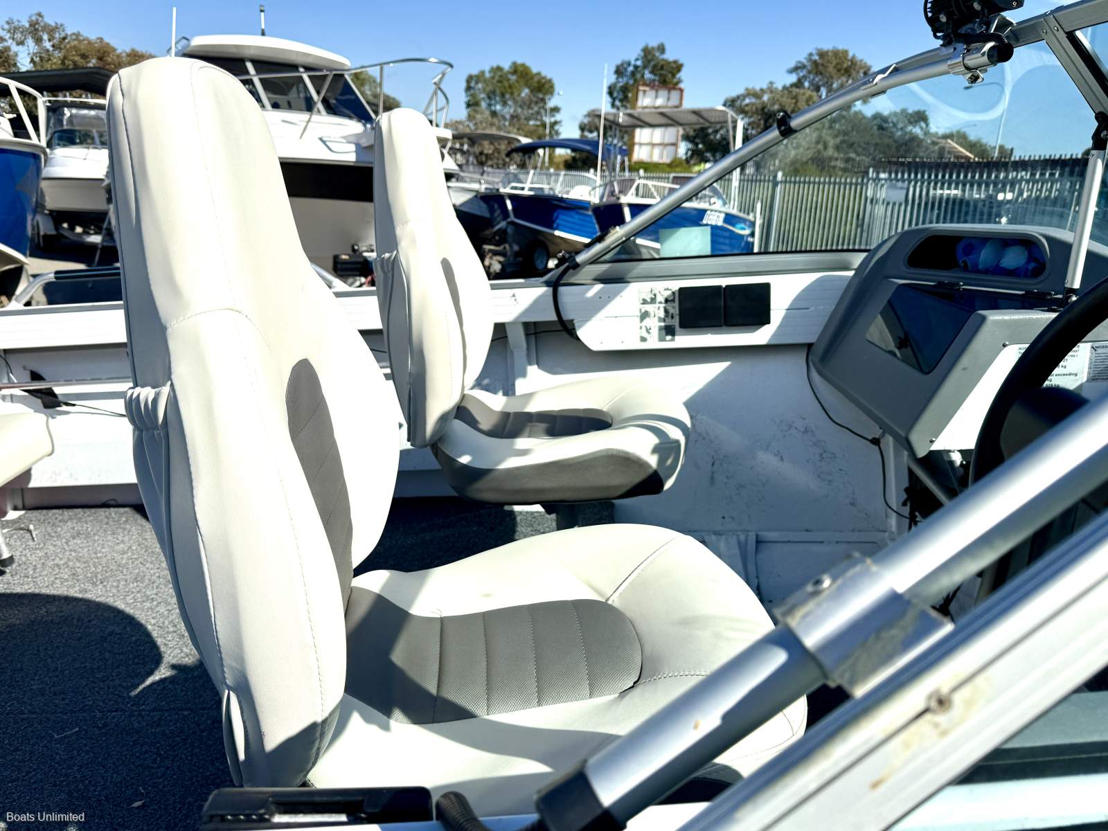 2021 QUINTREX 430 FISHABOUT RUNABOUT