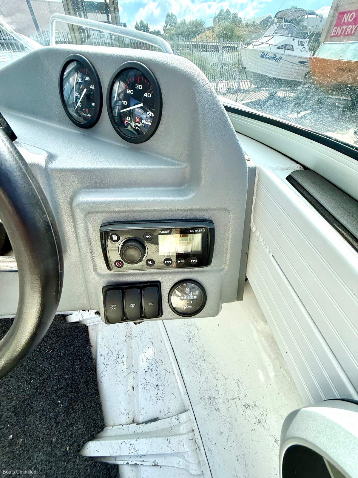 2021 QUINTREX 430 FISHABOUT RUNABOUT