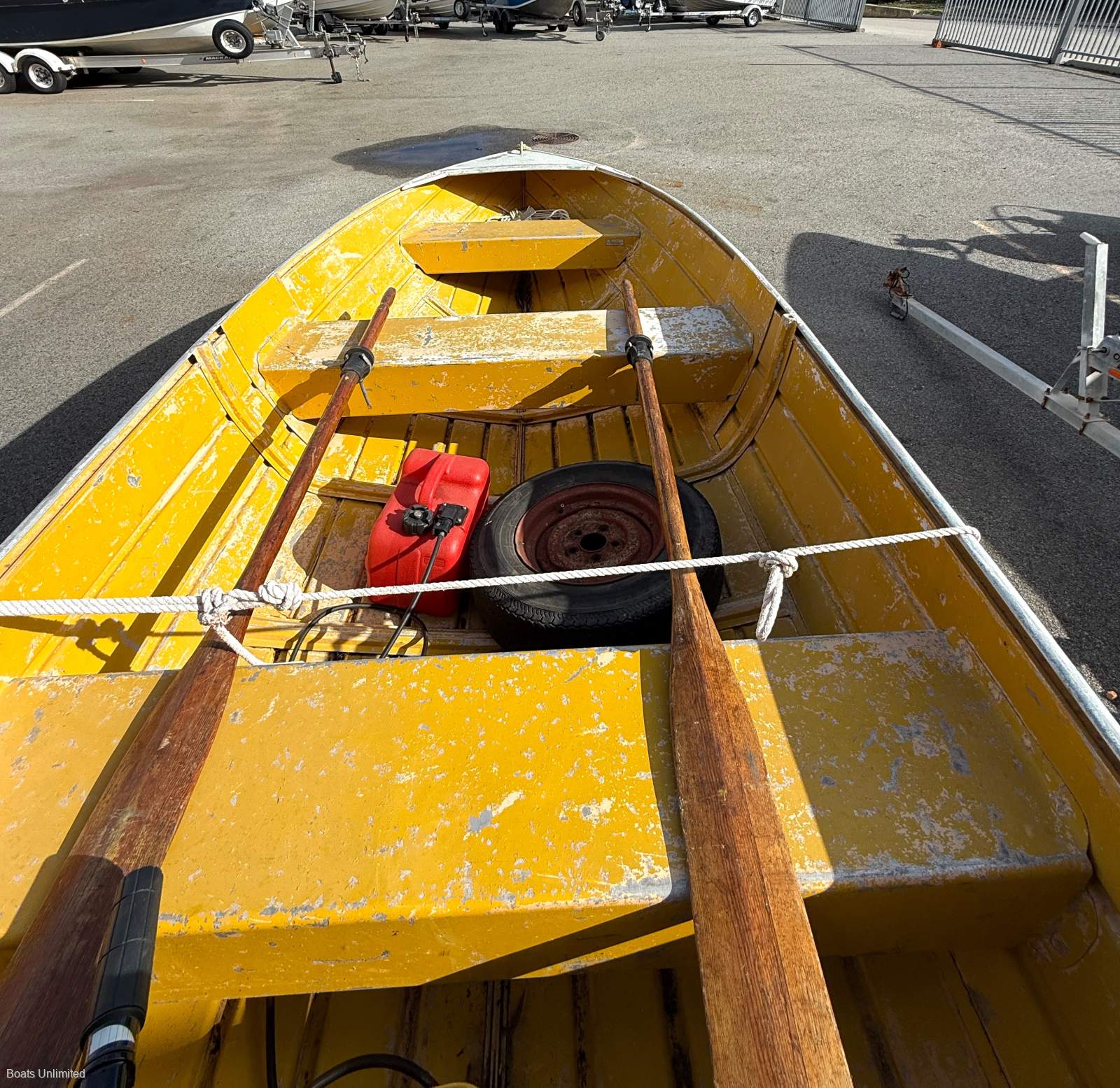 2001 SAVAGE 370 TROPICAL SERIES V-PUNT
