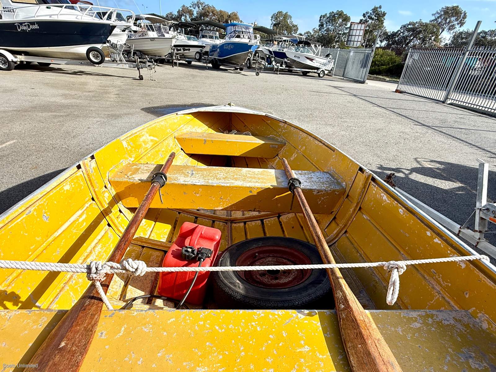 2001 SAVAGE 370 TROPICAL SERIES V-PUNT