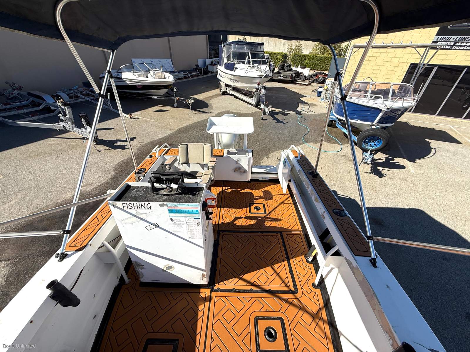 2004 TRAILCRAFT 500 PROFISH FISHER RUNABOUT