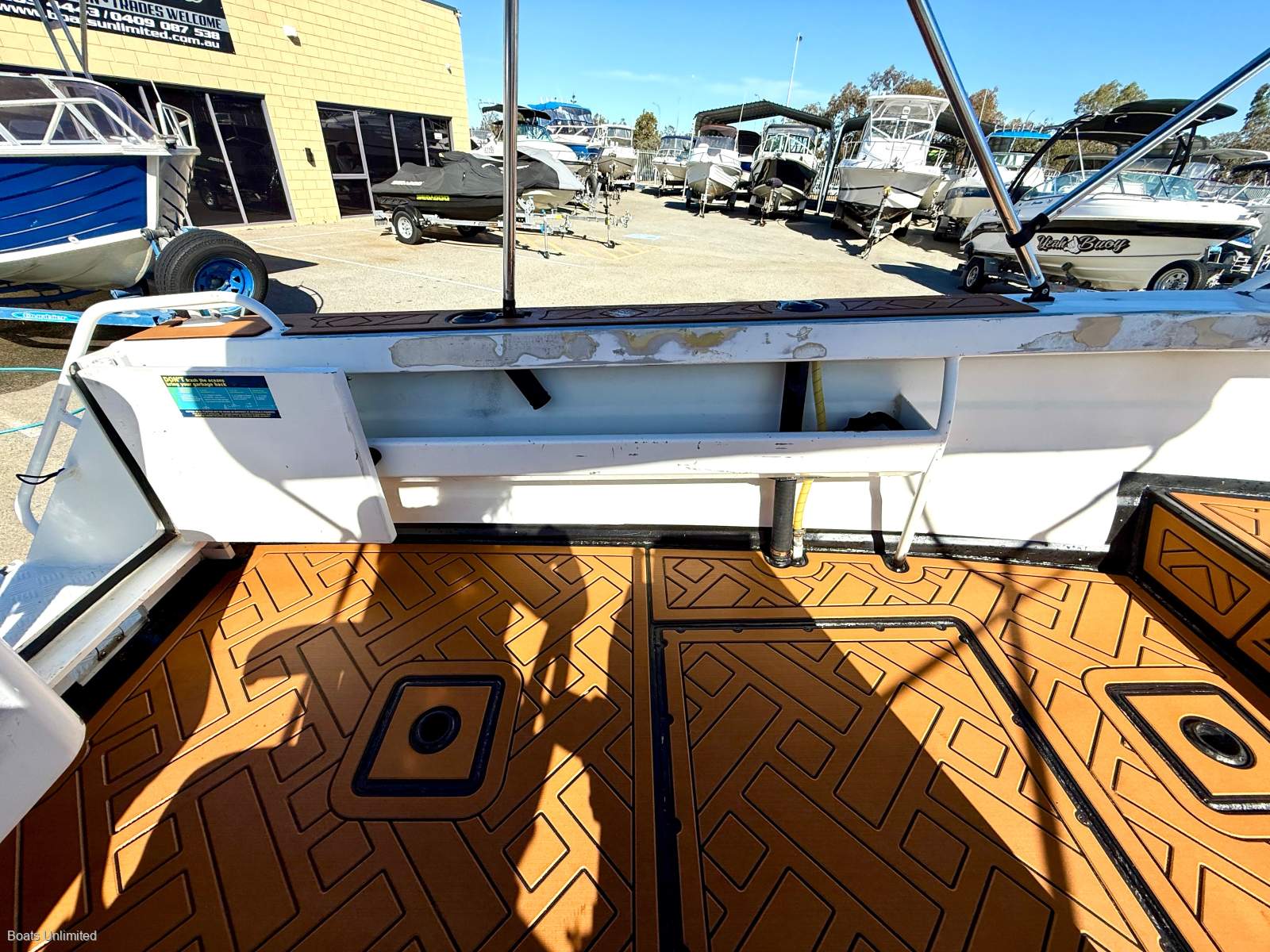 2004 TRAILCRAFT 500 PROFISH FISHER RUNABOUT
