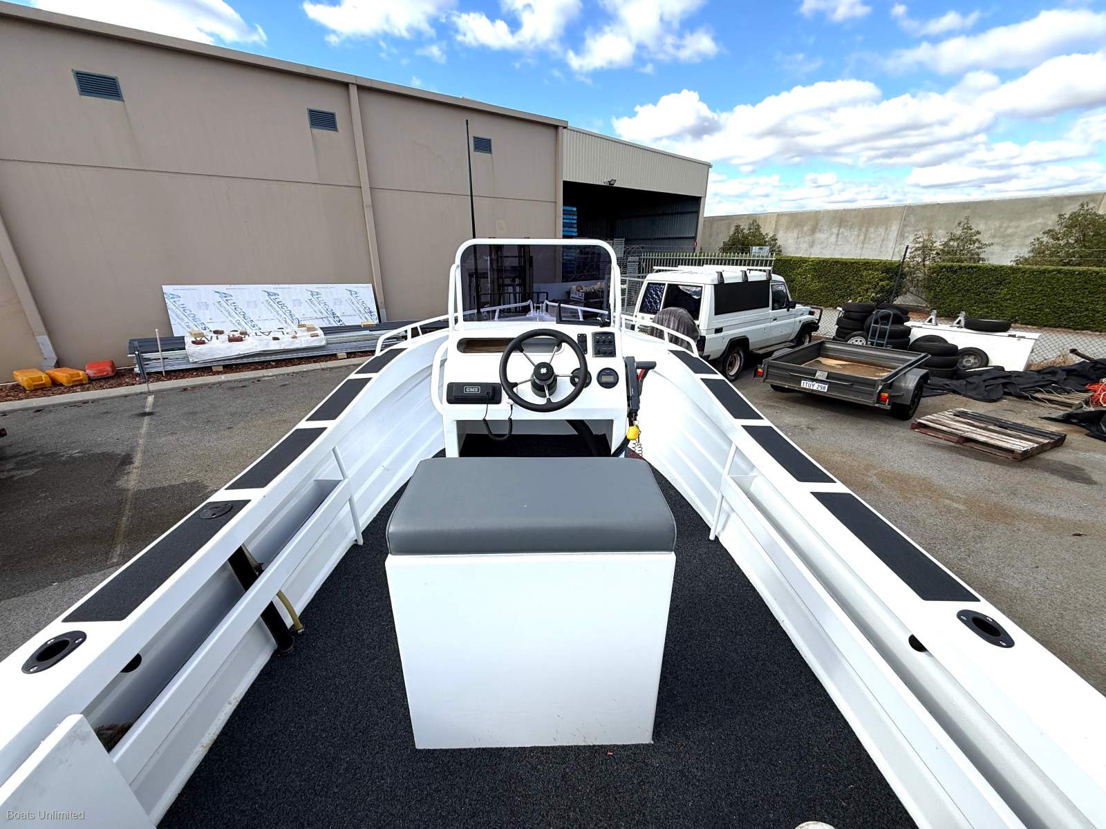2021 TRAILCRAFT 525 CENTRE CONSOLE