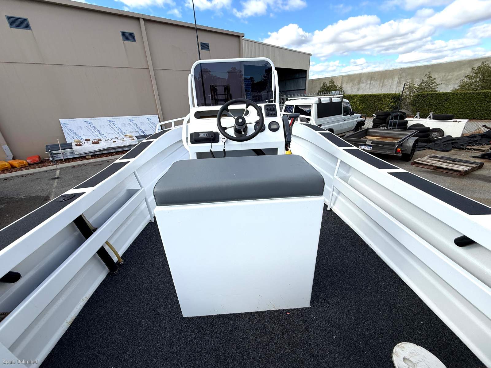 2021 TRAILCRAFT 525 CENTRE CONSOLE