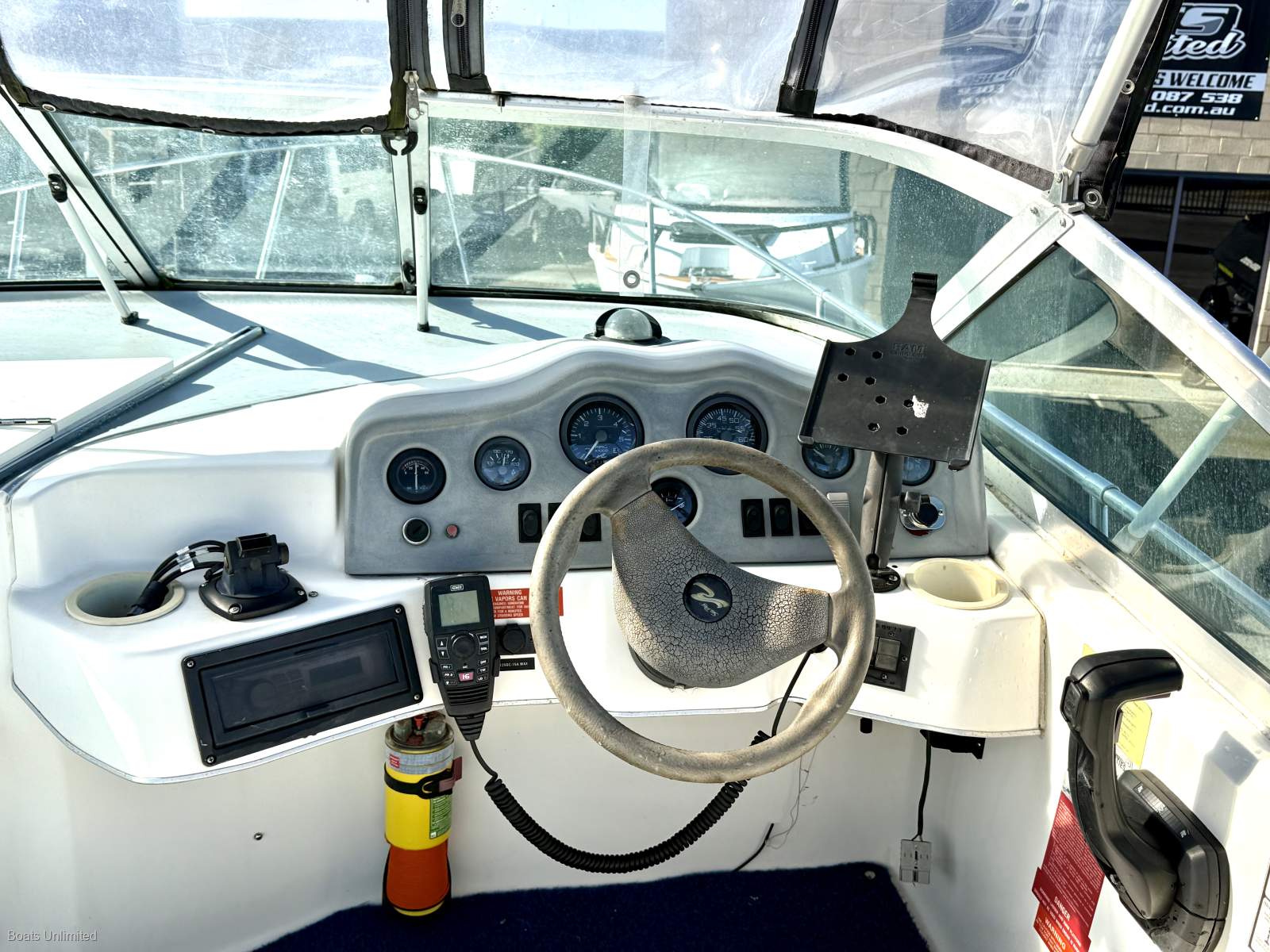 1994 SEA RAY 240 SUNDANCER SPORTS CRUISER