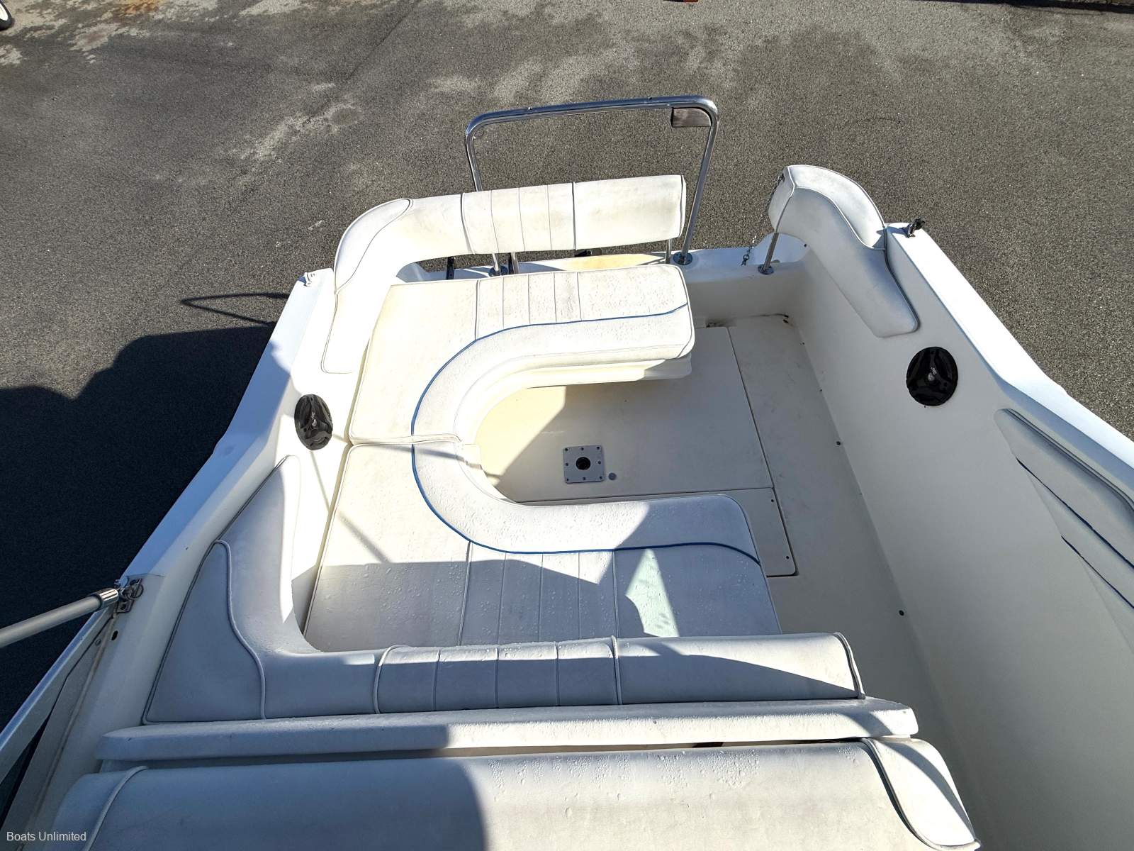 1994 SEA RAY 240 SUNDANCER SPORTS CRUISER
