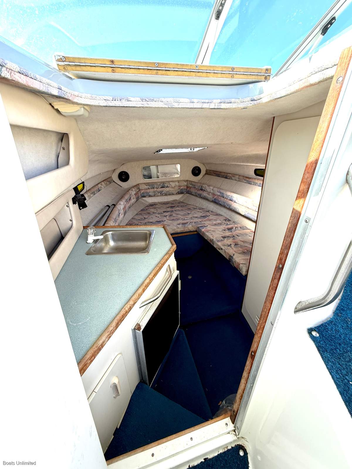 1994 SEA RAY 240 SUNDANCER SPORTS CRUISER