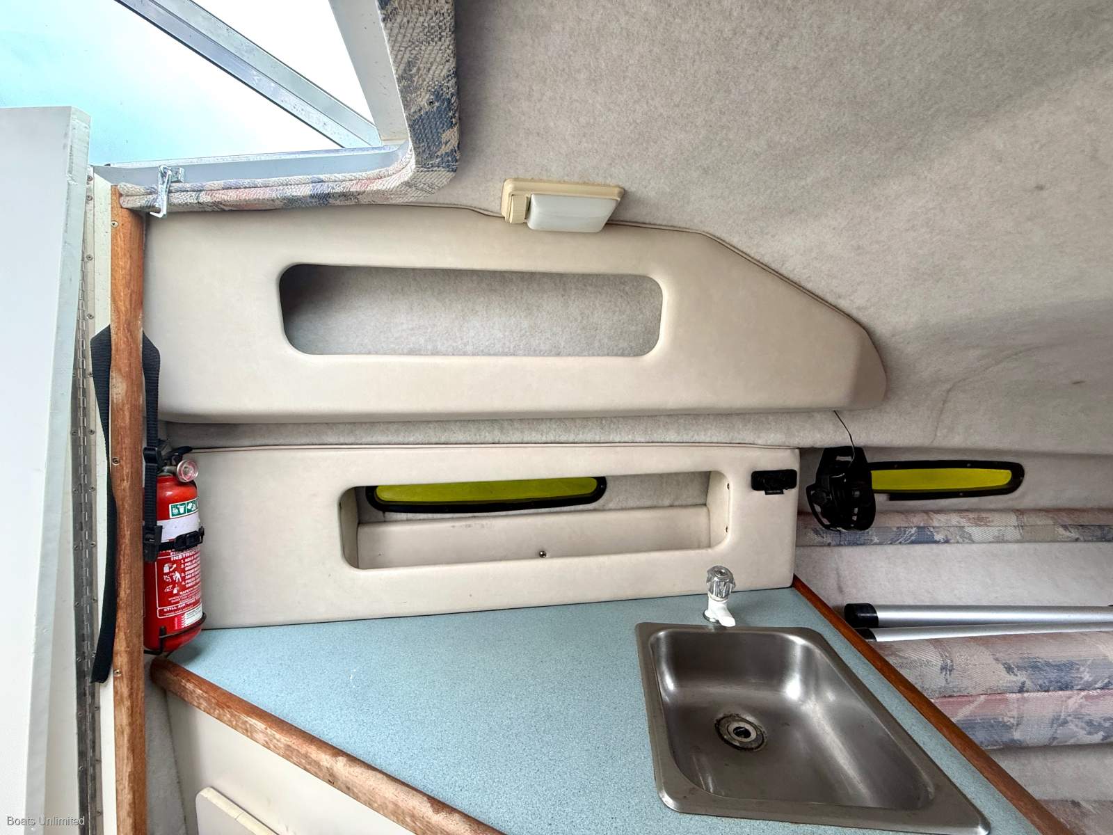 1994 SEA RAY 240 SUNDANCER SPORTS CRUISER