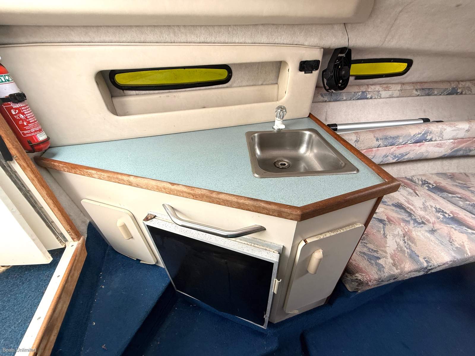 1994 SEA RAY 240 SUNDANCER SPORTS CRUISER