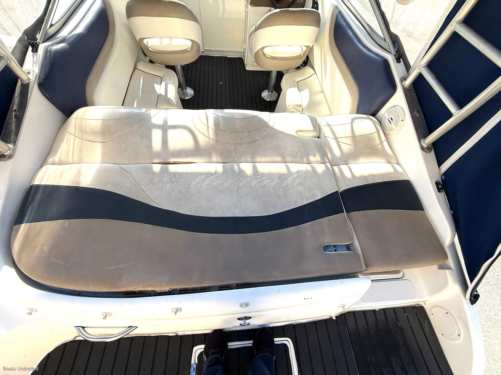 2009 MIRAH 26 FT CABIN CRUISER