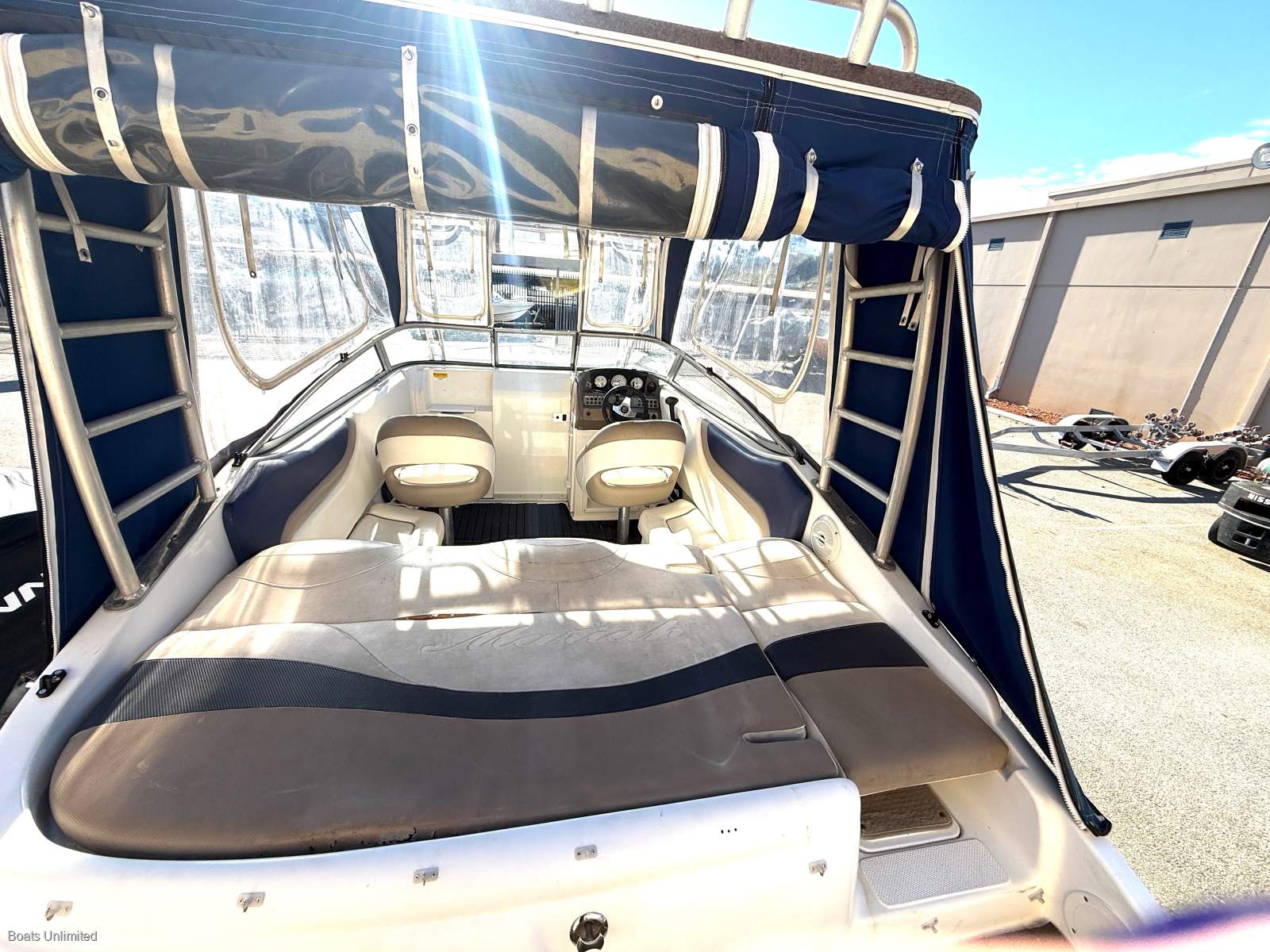 2009 MIRAH 26 FT CABIN CRUISER