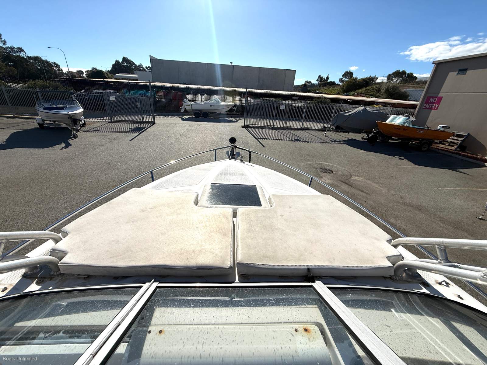 2009 MIRAH 26 FT CABIN CRUISER