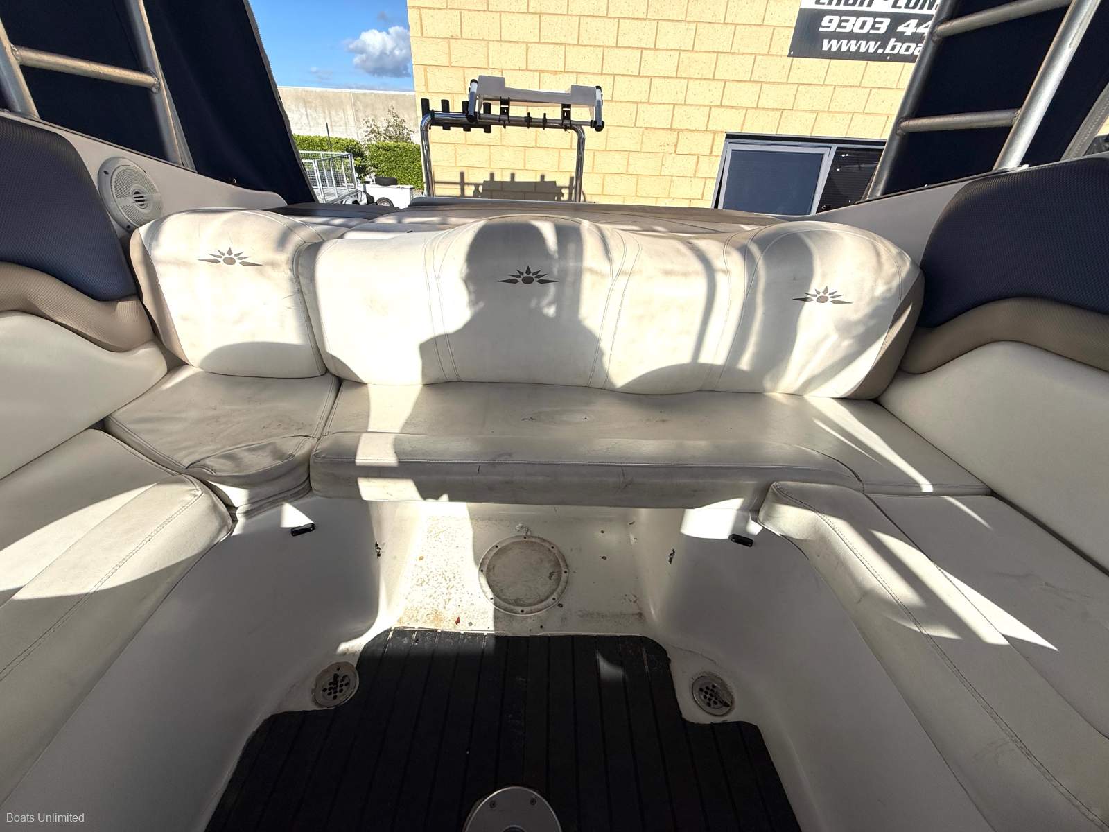2009 MIRAH 26 FT CABIN CRUISER