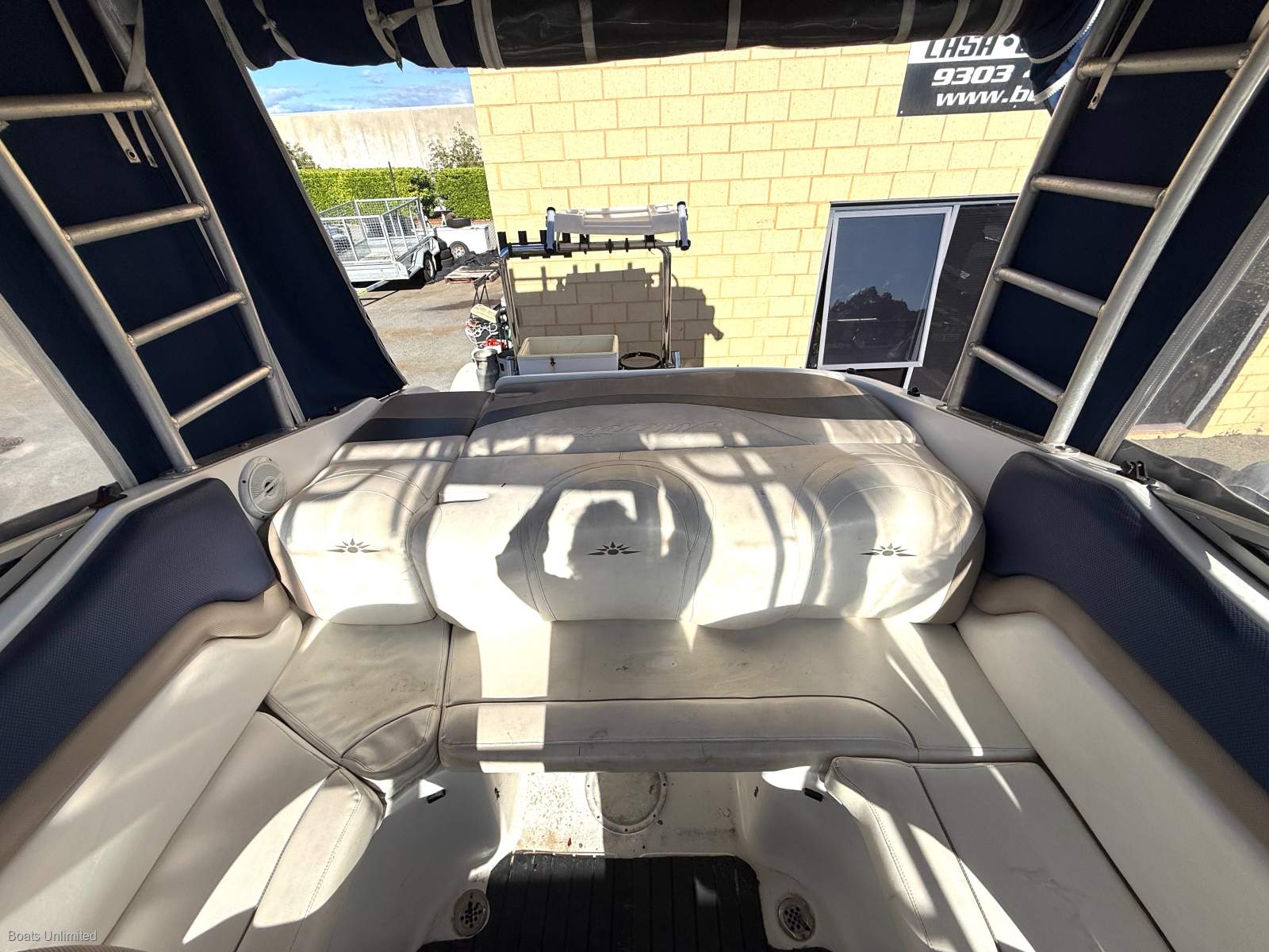 2009 MIRAH 26 FT CABIN CRUISER