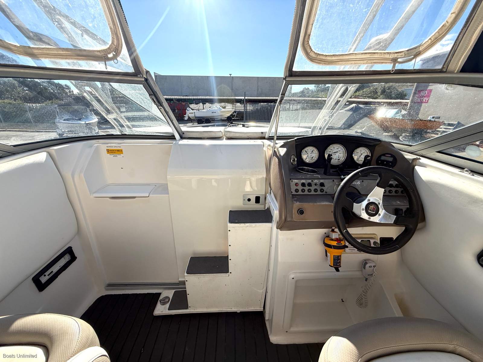 2009 MIRAH 26 FT CABIN CRUISER