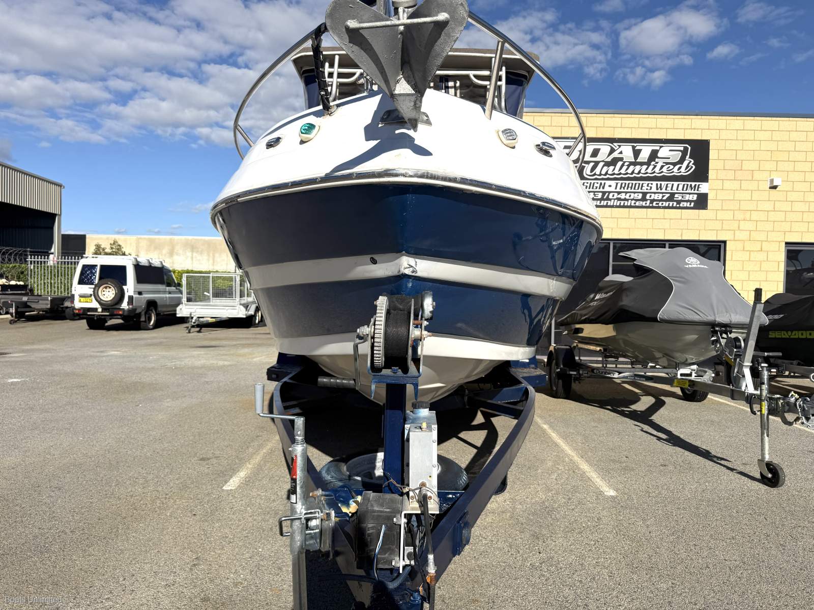 2009 MIRAH 26 FT CABIN CRUISER
