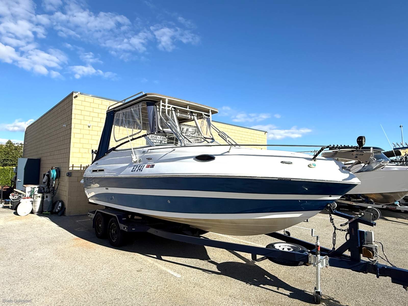 2009 MIRAH 26 FT CABIN CRUISER