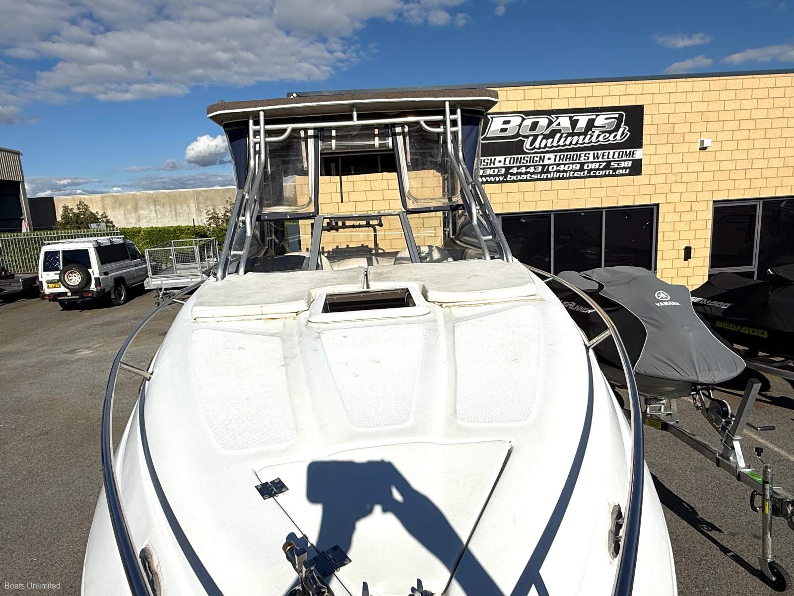 2009 MIRAH 26 FT CABIN CRUISER