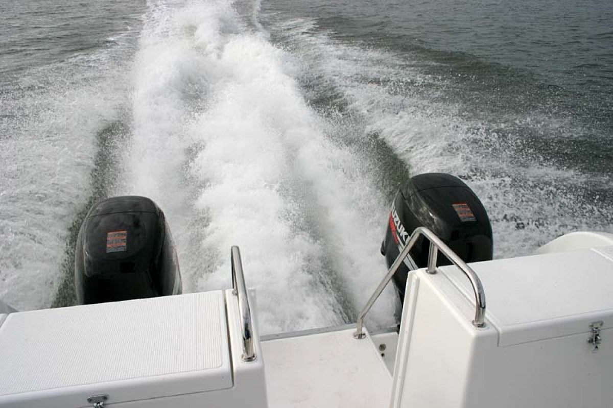 LEISURECAT ISLANDER 6000 FISHING BOAT