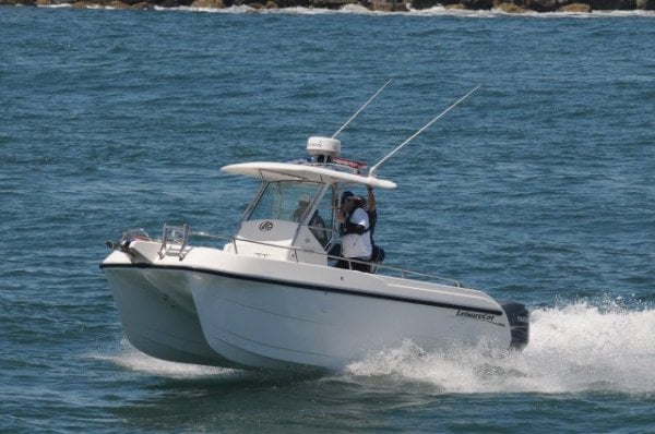 LEISURECAT ISLANDER 6000 FISHING BOAT