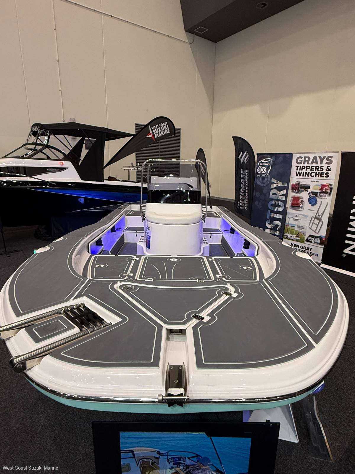 2025 STEJCRAFT 570 KRAKIN BAY CENTRE CONSOLE