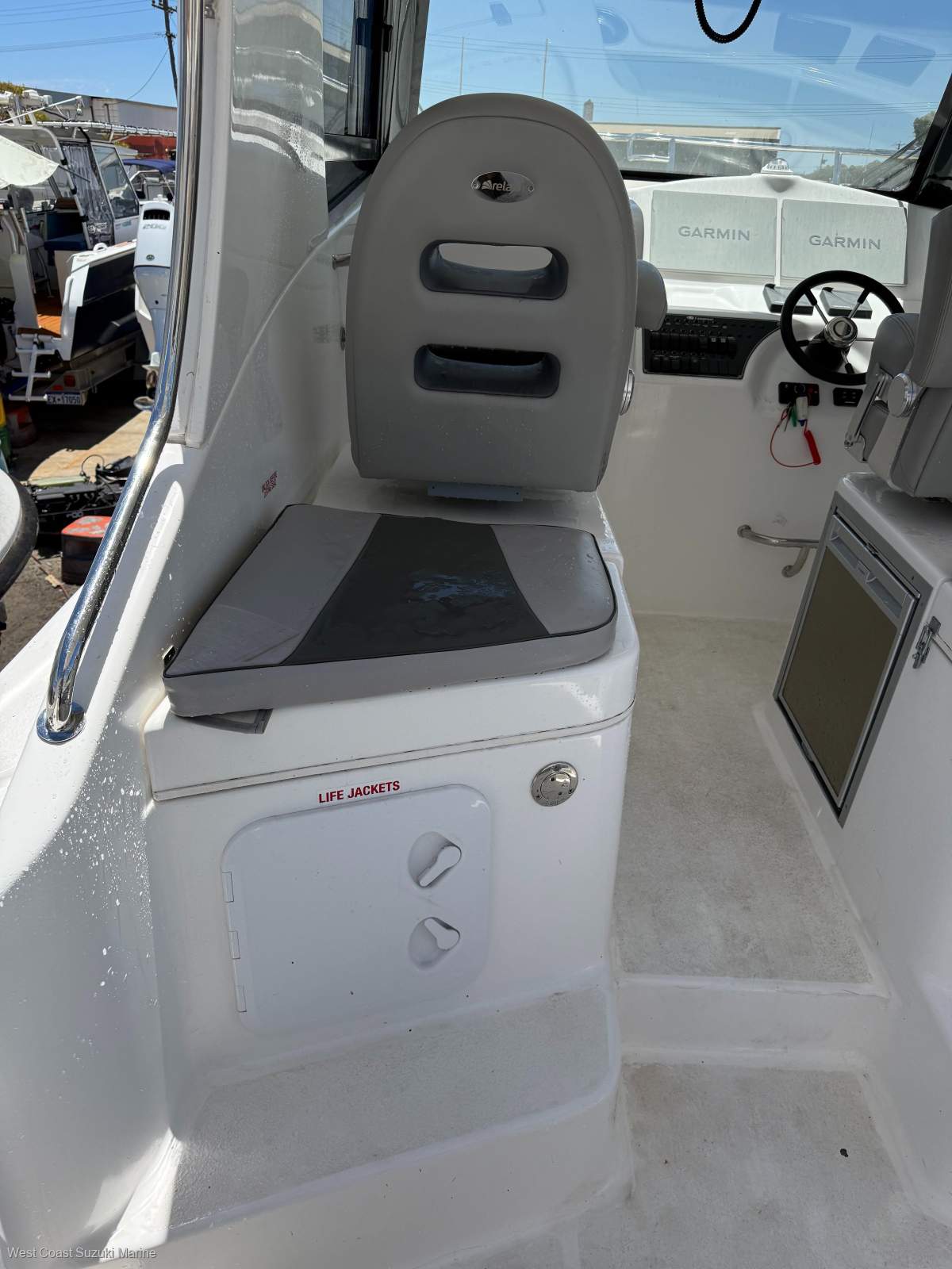2024 LEISURECAT 8000 SPORT FISHER