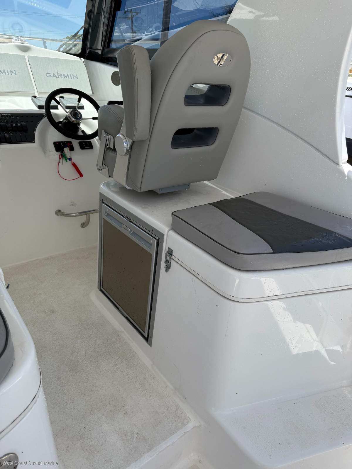 2024 LEISURECAT 8000 SPORT FISHER