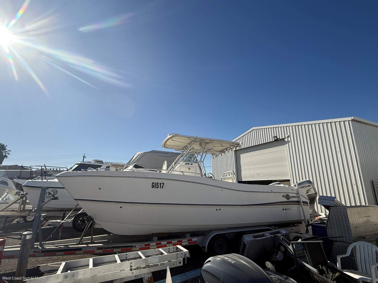 WORLD CAT 270 TE FISHING BOAT