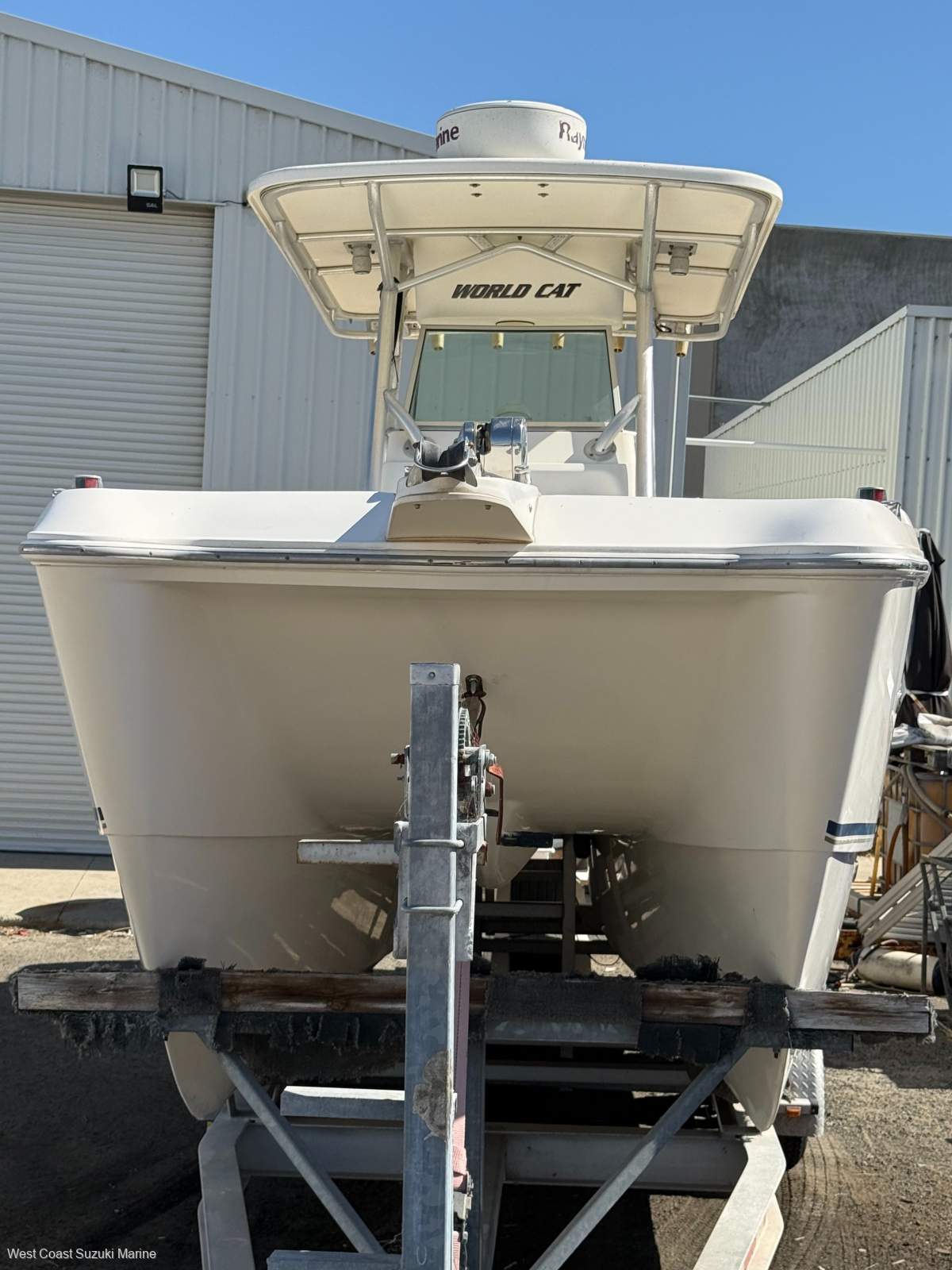 WORLD CAT 270 TE FISHING BOAT