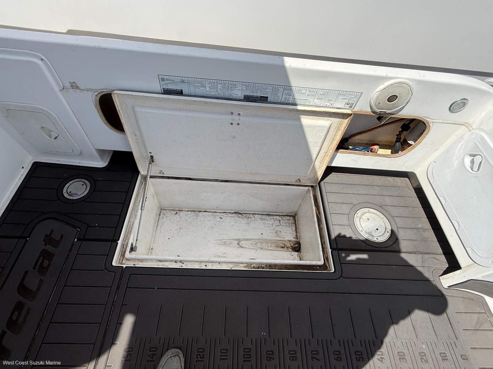 2013 LEISURECAT 8000 SPORT FISHER