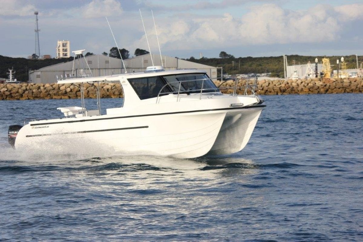 LEISURECAT KINGFISHER 9000 FISHING BOAT