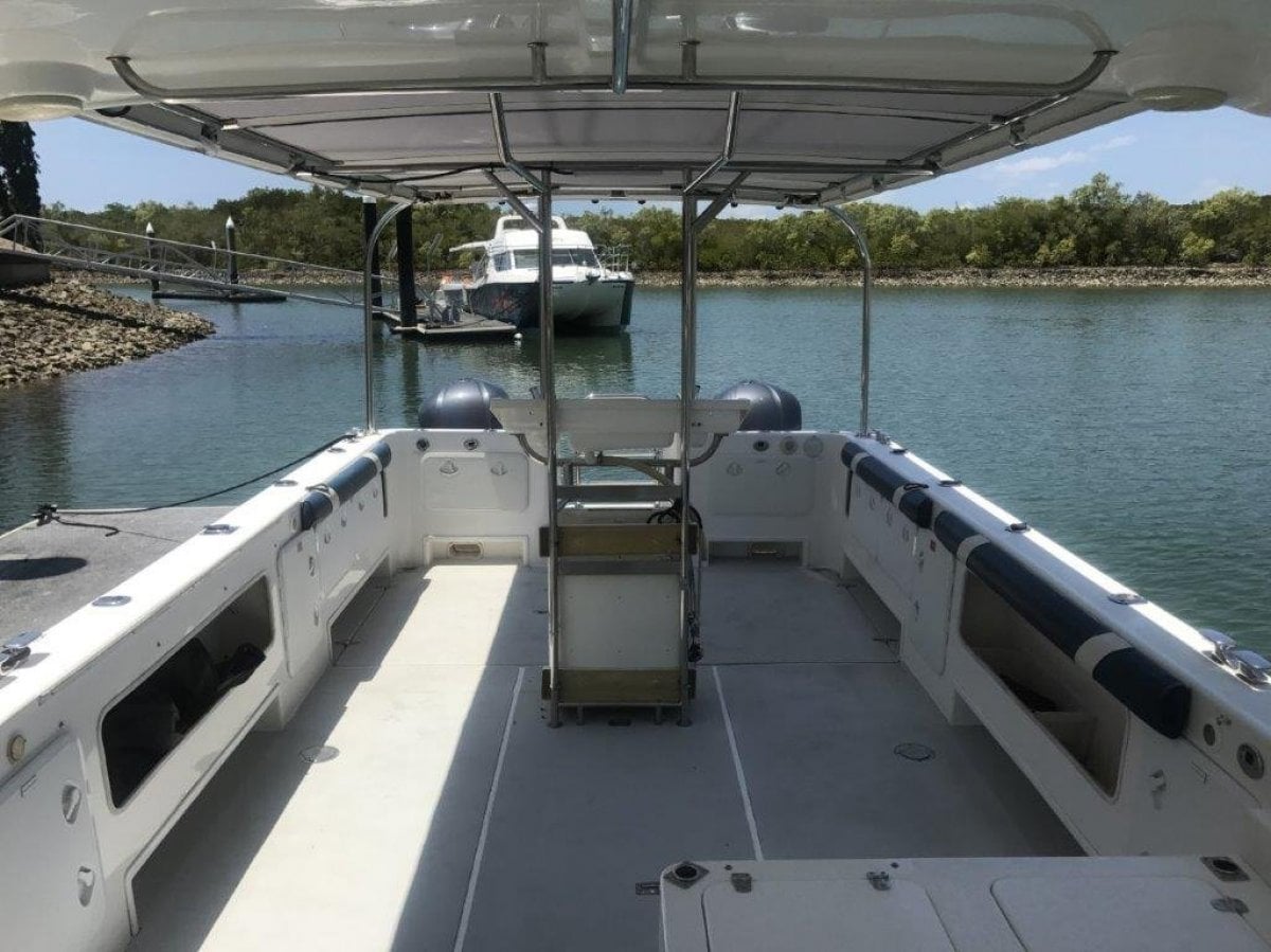 LEISURECAT KINGFISHER 9000 FISHING BOAT