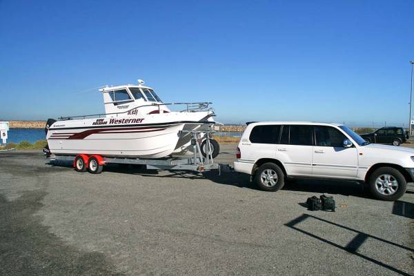 LEISURECAT WESTERNER 8000 FISHING BOAT