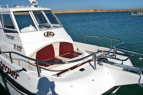 LEISURECAT WESTERNER 8000 FISHING BOAT