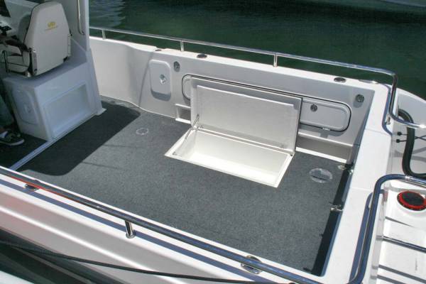 LEISURECAT WESTERNER 8000 FISHING BOAT