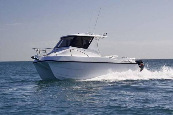 LEISURECAT GAMEFISHER 7000 FISHING BOAT