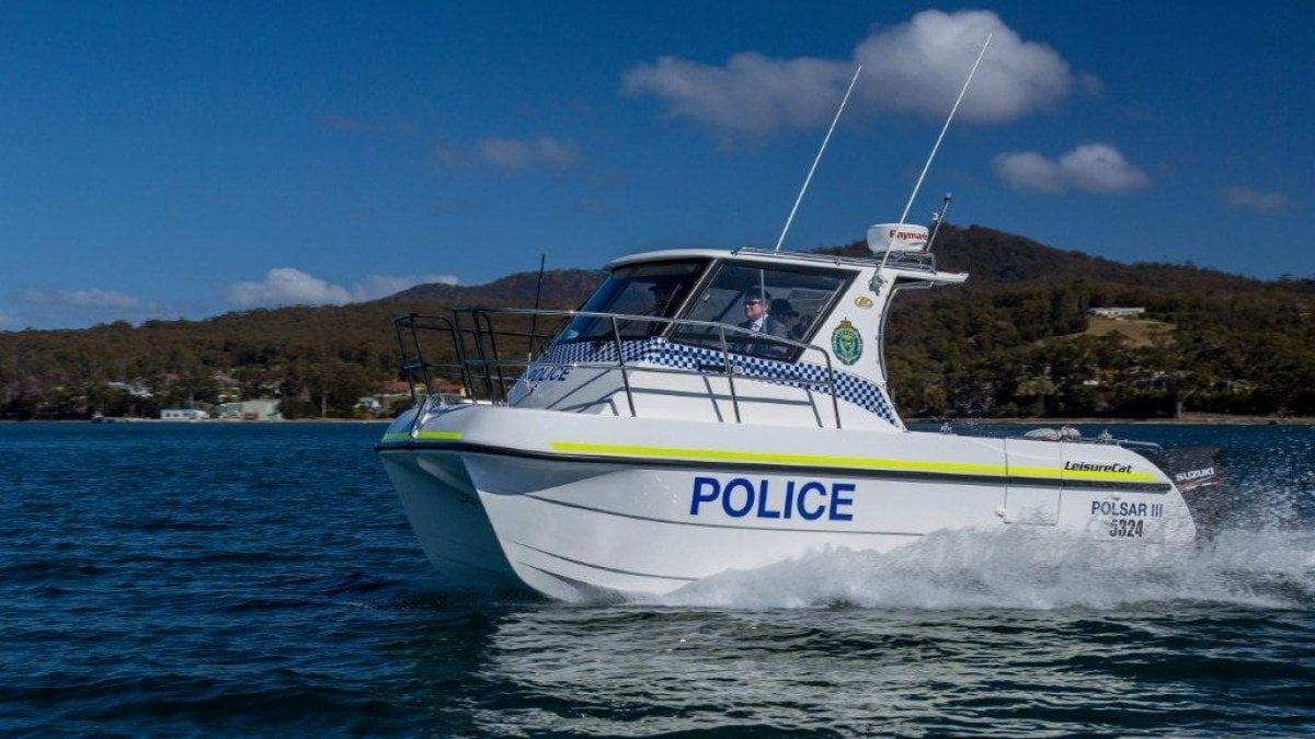 LEISURECAT GAMEFISHER 7000 FISHING BOAT